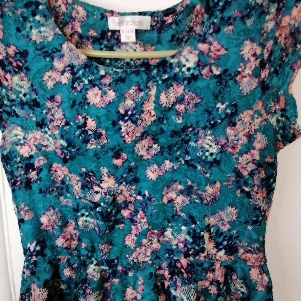 Dress - Picture 6 of 6